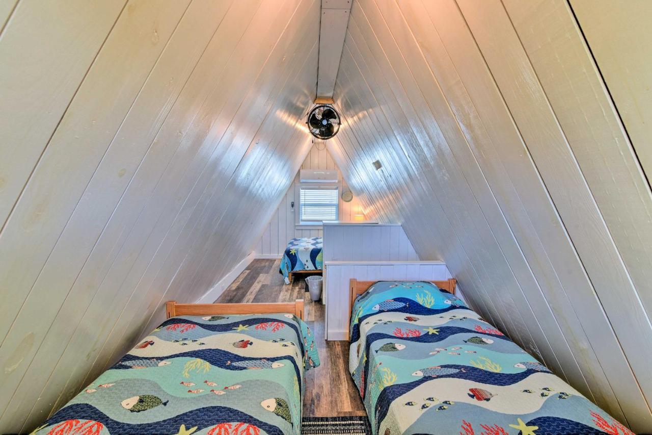 A-Frame Home With Deck - 2 Blocks To Surfside Beach! Esterno foto